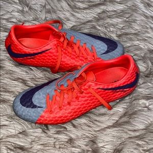 Nike Predator Women’s Soccer Cleats